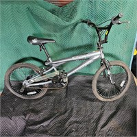 Gray Magna invador bike