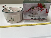 Pfaltzgraff Winterberry Bowl w/Spreader