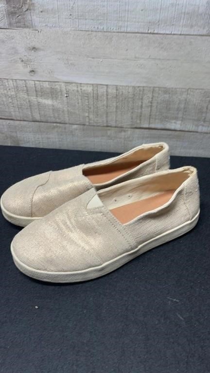Toms Woman's Shimmery Gold Shoes Size 7.5