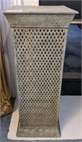 METAL COLUMN STYLE PLANT STAND 32"