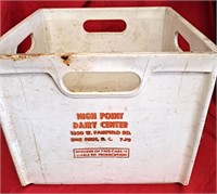 VINTAGE HIGH POINT DAIRY CENTER MILK CRATE NC