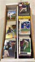 Sports cards - box lot of MLB trading cards   1492