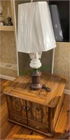 End table - ceramic glass lamp with eagle