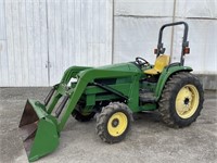 John Deere 4600 with Loader