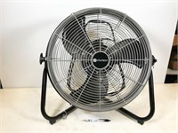 Utilitech 18" fan, runs, no box