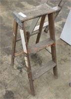 Small wooden 3-ft step ladder
