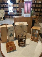 LOT OF WOODEN ITEMS