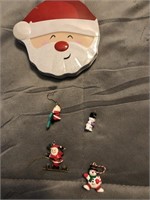 4 tiny Xmas ornaments and a Santa gift card