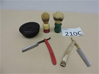 Case and Pearlduck Vintage Shaving Accessories