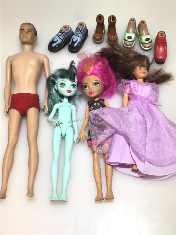 Monster High, Ken and More Dolls and Bratz Feet