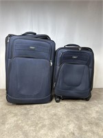 Skyway 2 piece luggage set