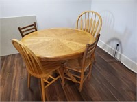 Kitchen Table w Chairs