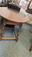 Ethan Allen round table