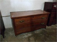 Dresser with mirror. 44x23x20. Rollers.  Green