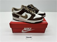 NIKE DUNK LOW (GS) SHOES - SIZE 7Y