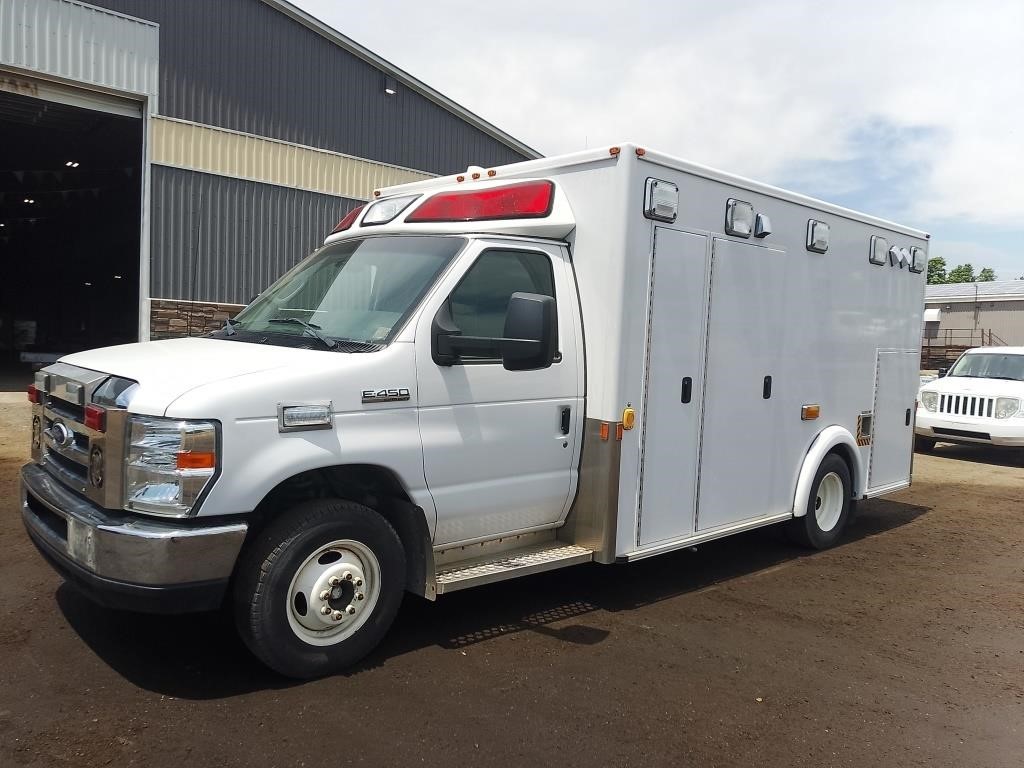 2016 Ford E450 SD Ambulance