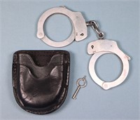 Smith & Wesson Police Handcuffs w/ Key & Holster