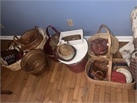 LOT OF BASKETS