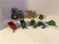 John Deere Miniature Tractors & Wagons
