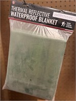 1x Oversize Waterproof Thermal Blanket