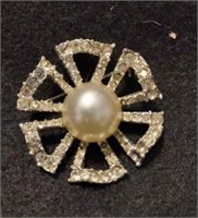 Vintage Pearl Fashion Pendant Brooch Pin