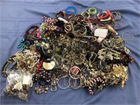 WOW!  25 Pounds Costume Jewellery