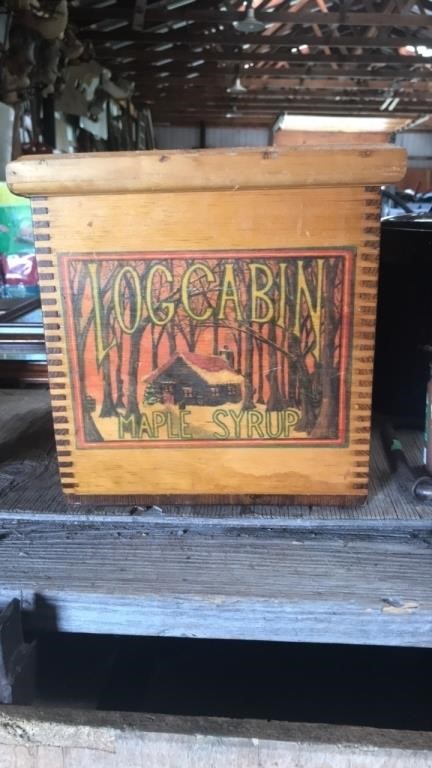 Log cabin maple syrup wooden box