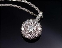 Good diamond set 18ct white gold pendant & chain