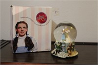 Wizard of OZ Over the Rainbow Musical Water Globe