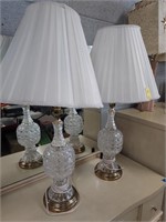 2 VINTAGE TABLE LAMPS