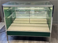 Green Illuminated Display Fixture/Cabinet