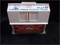 1967 FISHER PRICE PLAY FAMILY FARM WITH ANIMALS
