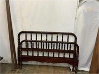 FULL SIZE WOODEN SPINDLE BED