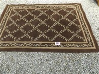 AREA BROWN RUG...5' X 7-1/2'