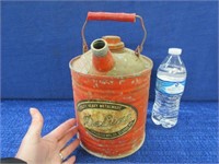 old "deluxe" 1-gallon fuel can