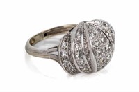 14K WHITE GOLD AND DIAMOND DRESS RING, 6.7g