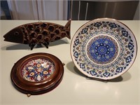 2 Turkish plates & a fused glass wooden fish. Livi
