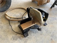 B & D miter saw--good