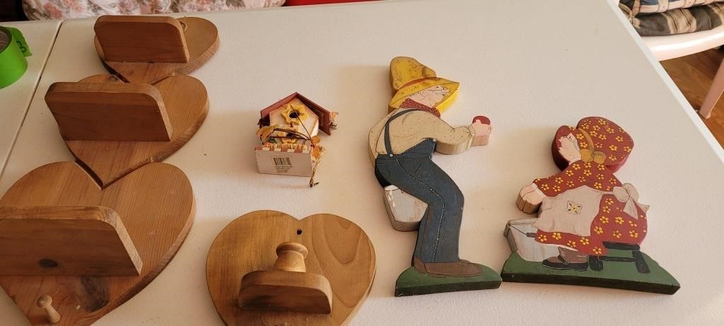 wall decorations- hearts, farmers and more