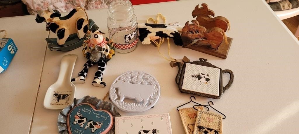 Cow collection of decorations, hot plates and more