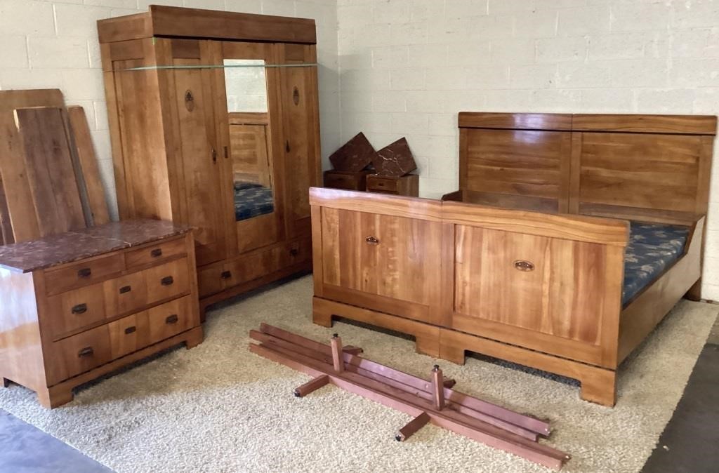 ANTIQUE GERMAN BEDROOM SET, CIRCA 1870s