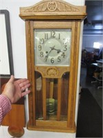 nice antique oak pendulum clock (working)
