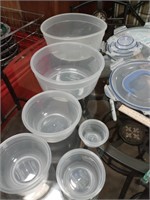 6 Lock & Lock round Tupperware bowls 6 bowls and