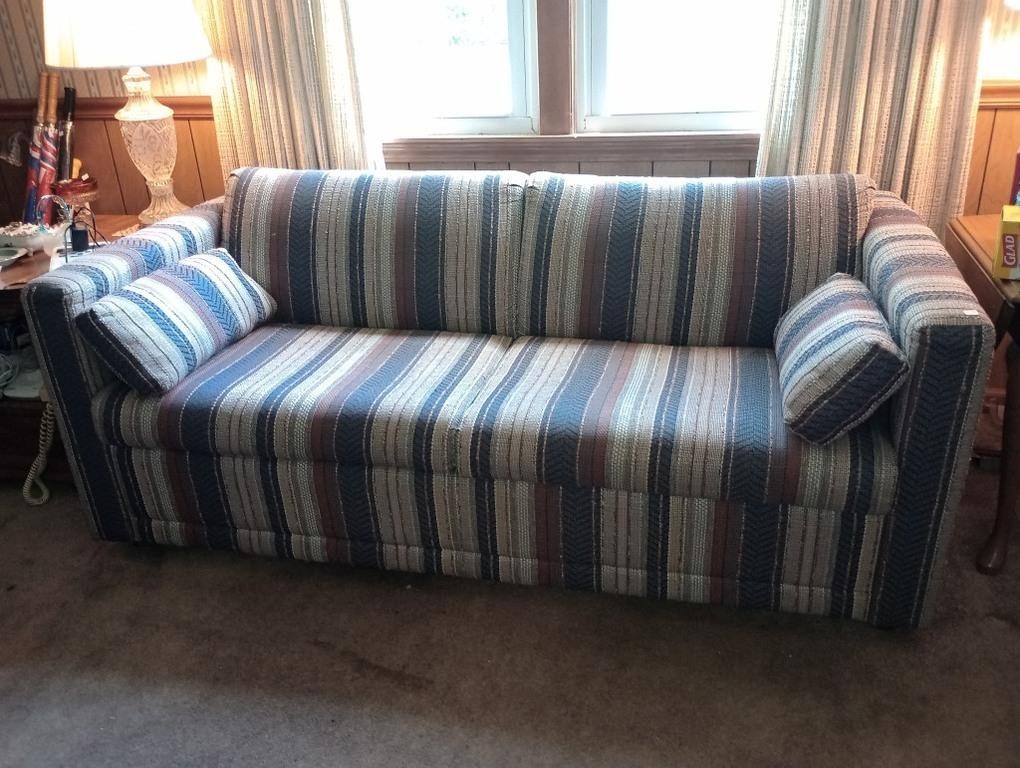 La-z-boy sleeper sofa, 69 inch Signature ll