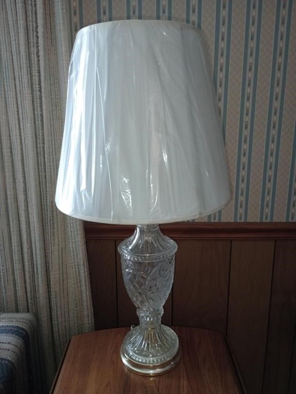 Pair of beautiful crystal lamps, 31 inch