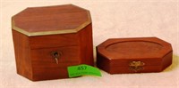 2 wooden boxes