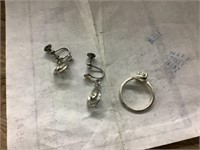 Ring and 2 clip on earings