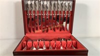 Oneida Stainless Steel Silverware Set