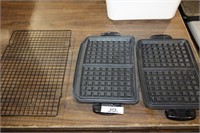 2 Waffle Plates  & cooling rack