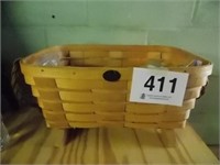 Peterboro VT, basket - alarm clock -